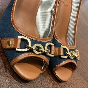 Tommy Hilfiger navy blue and brown cork wedges with gold medal detail on front